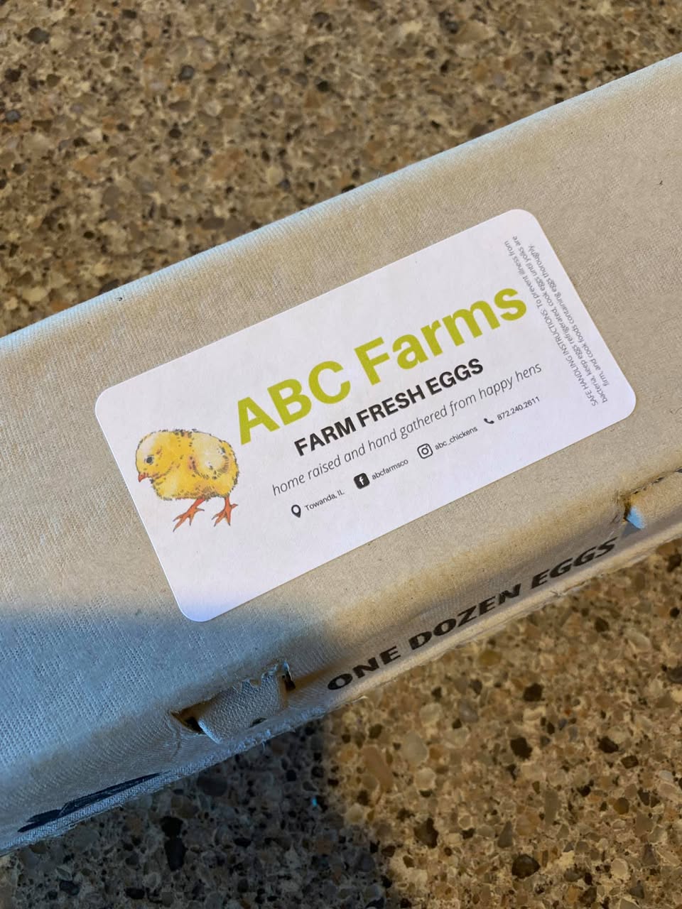 Farm-Fresh Eggs Dozen Carton